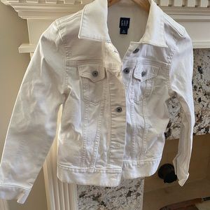 Gap Woman’s white jean jacket